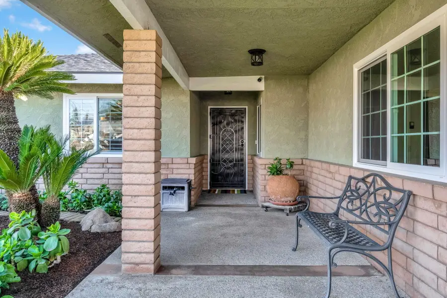 505 Ash Street, Lemoore, CA 93245 - #2