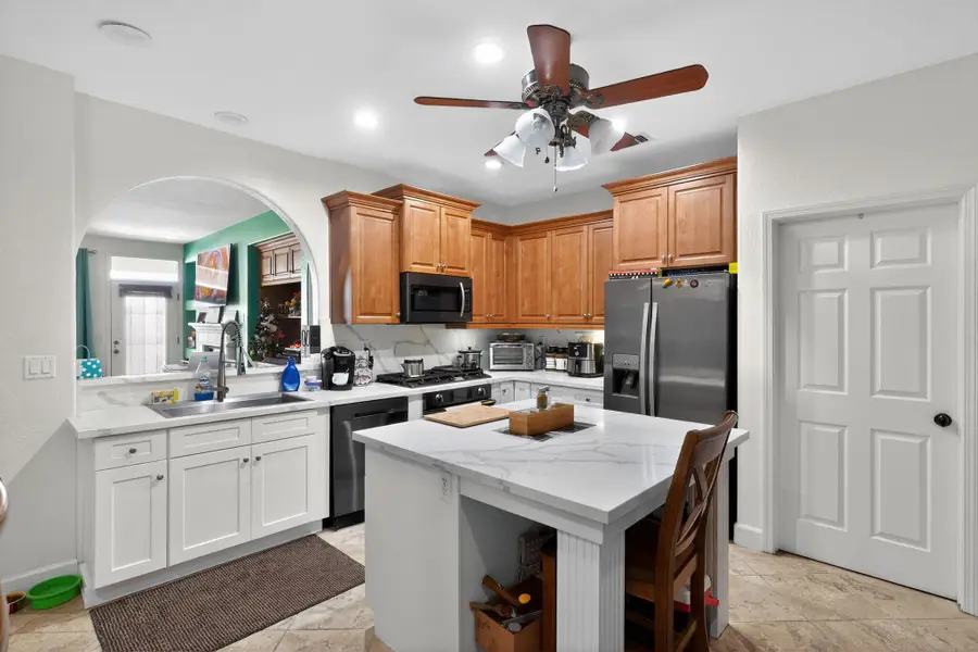 1832 N Vickie Street, Visalia, CA 93291 - #3