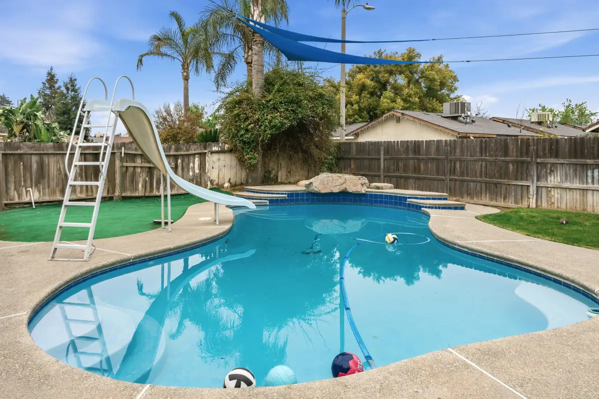 1582 E Ben Franklin Avenue, Tulare, CA 93274 - #1