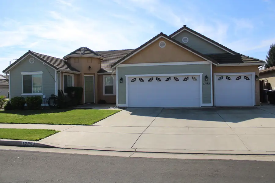 1795 Bettinelli Court, Tulare, CA 93274 - #2