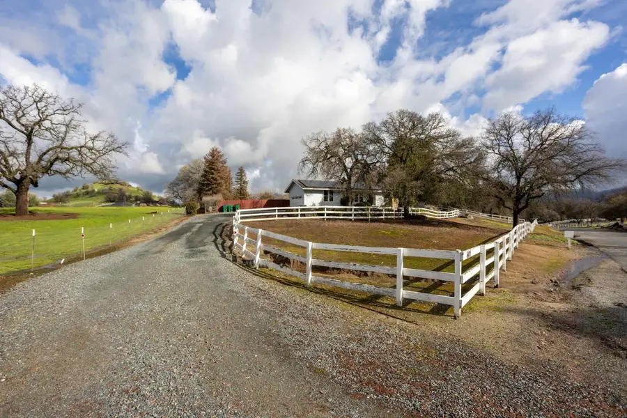 16021 Cattle Drive, Springville, CA 93265 - #2
