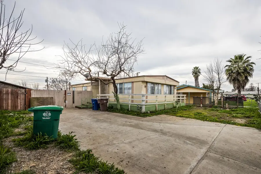 9631 Garden Drive, Hanford, CA 93230 - #3