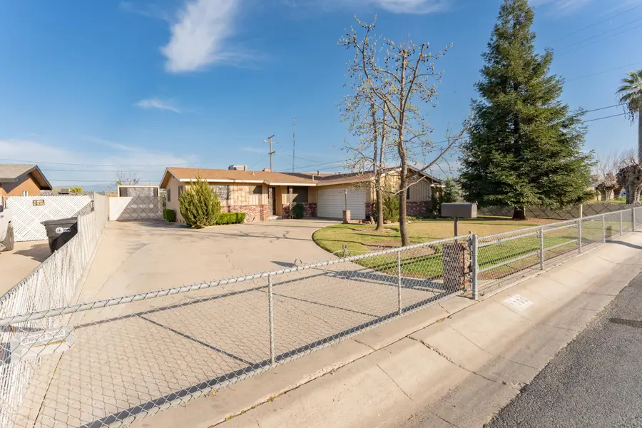 1306 Lowery Street, Porterville, CA 93257 - #2