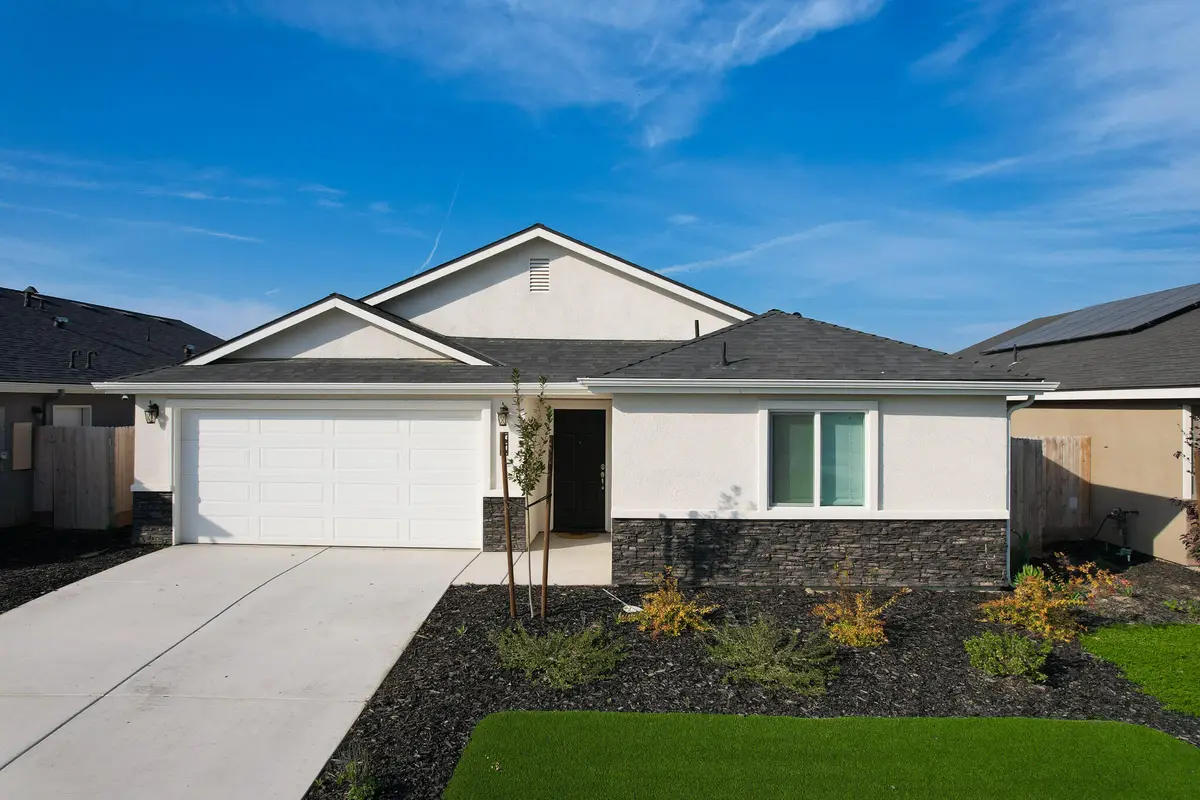 7070 Elm Street, Visalia, CA 93291 - #1
