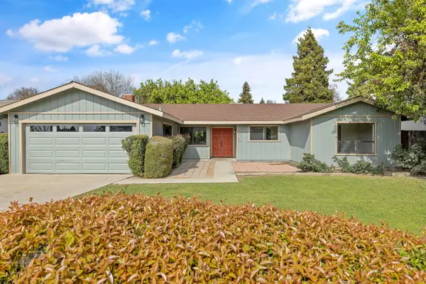 1010 W Seeger, Visalia, CA 93277