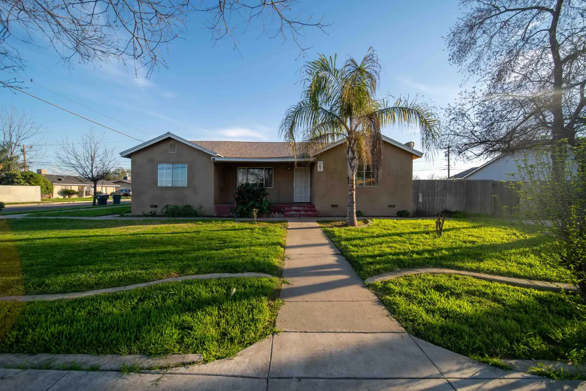 707 W Sonora Avenue, Tulare, CA 93274 - #1