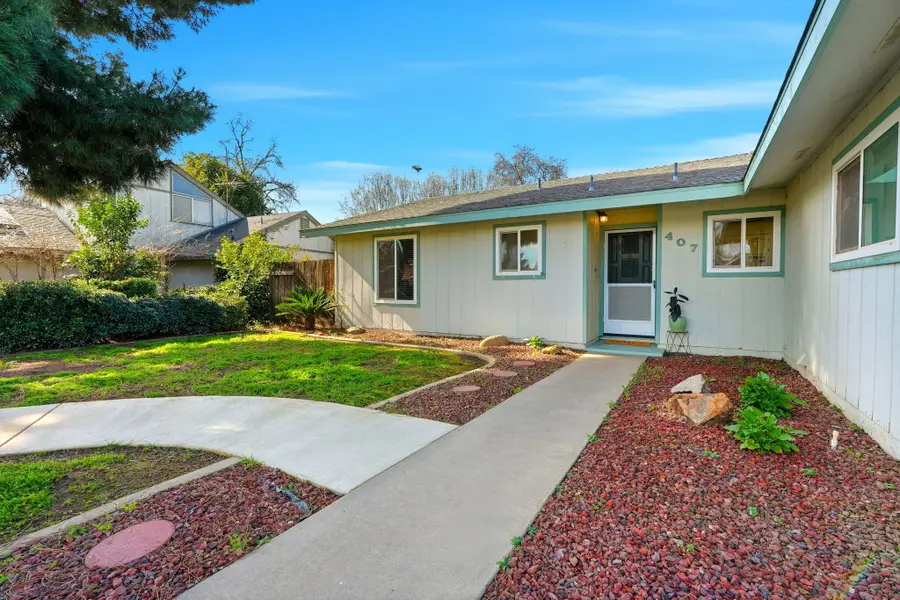 407 N Vista Street, Visalia, CA 93292 - #2