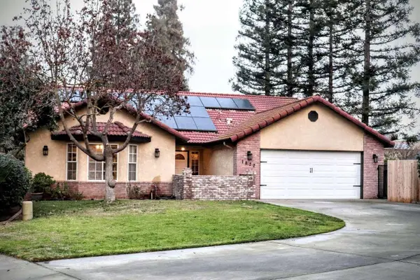 1022 N Crenshaw Court, Visalia, CA 93291