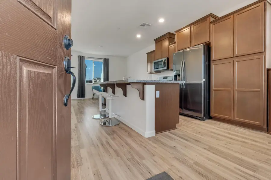 2207 S Crumal Street, Visalia, CA 93292 - #3