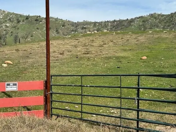 33819 Globe Drive, Springville, CA 93265