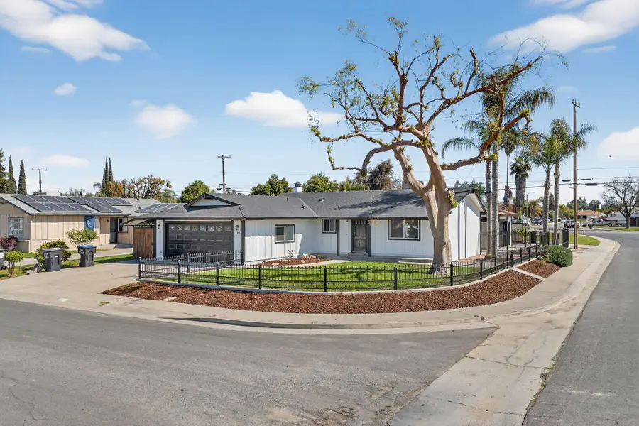 104 N Crumal Street, Visalia, CA 93292 - #3