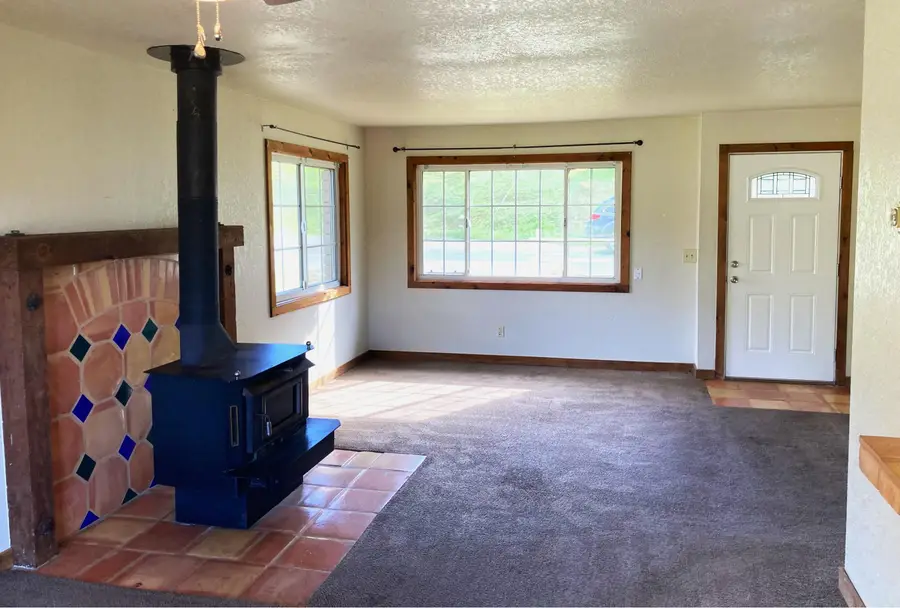 45218 Hammond Drive, Three Rivers, CA 93271 - #3