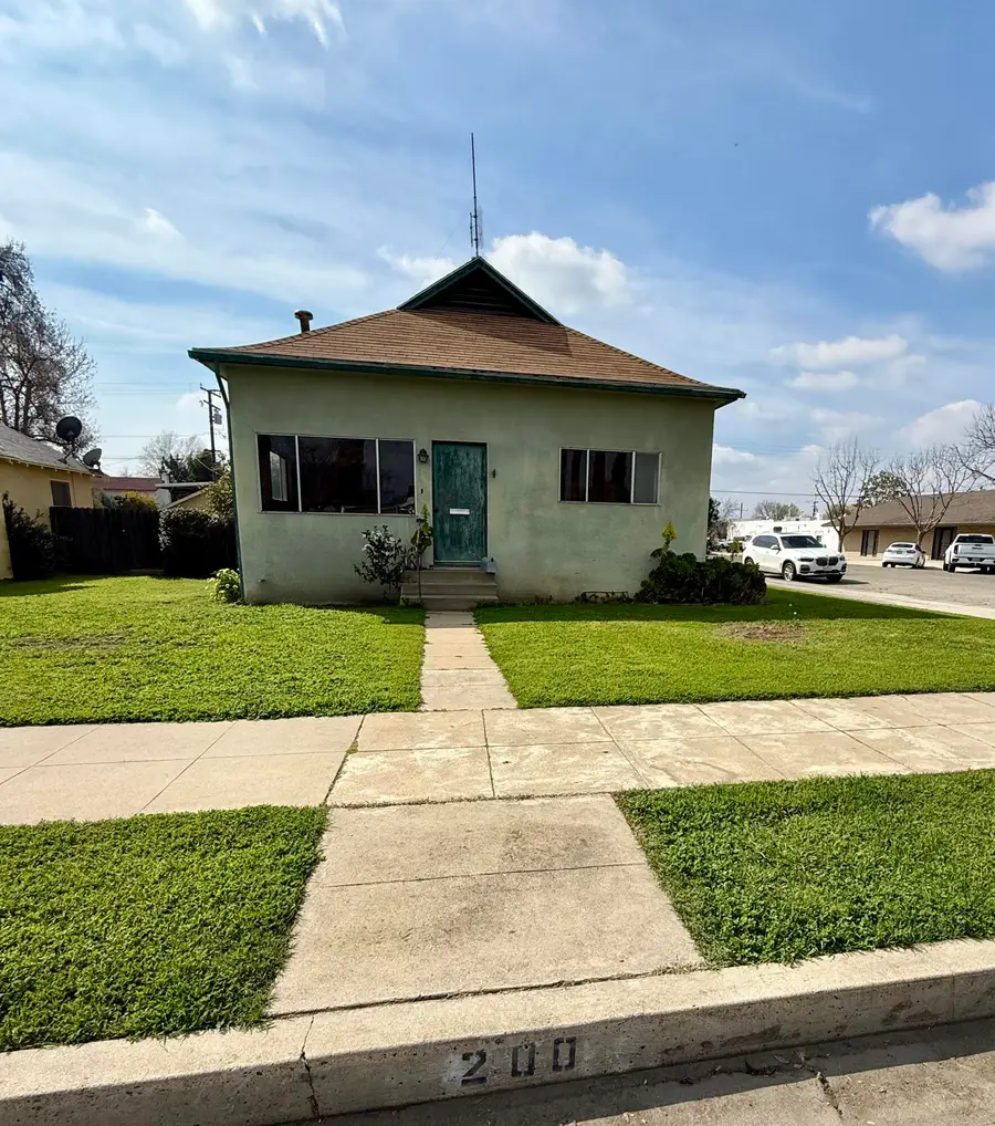 200 S D Street, Exeter, CA 93221 - #2