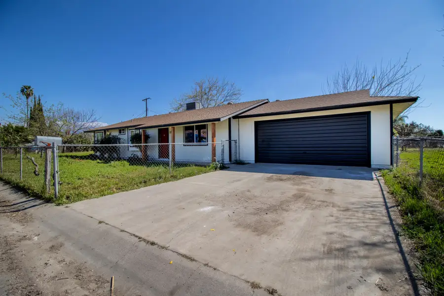 2165 E Richard Avenue, Porterville, CA 93257 - #2