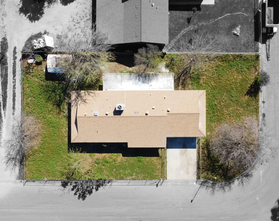 2165 E Richard Avenue, Porterville, CA 93257 - #3