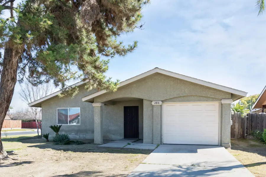 280 N Lillie Avenue, Dinuba, CA 93618 - #2