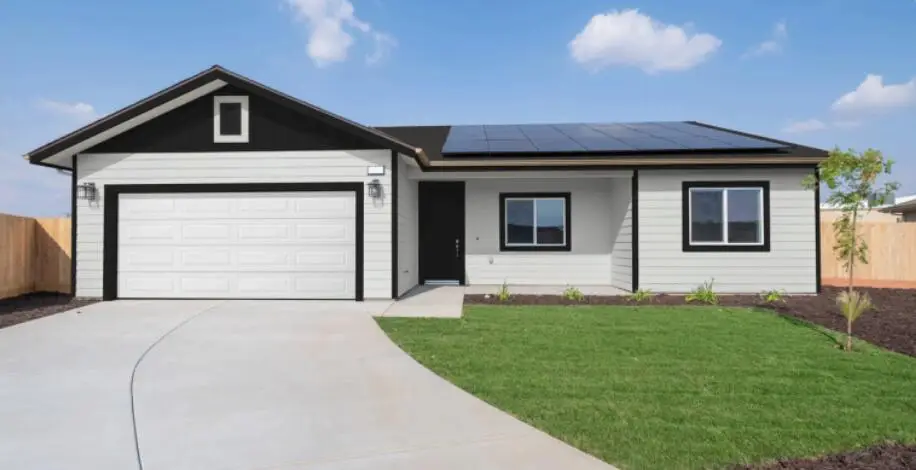 824 N Palm Street, Woodlake, CA 93286 - #1