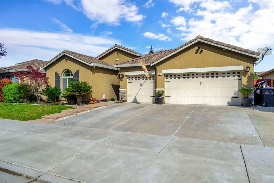3522 W Elowin Avenue, Visalia, CA 93291 - #2