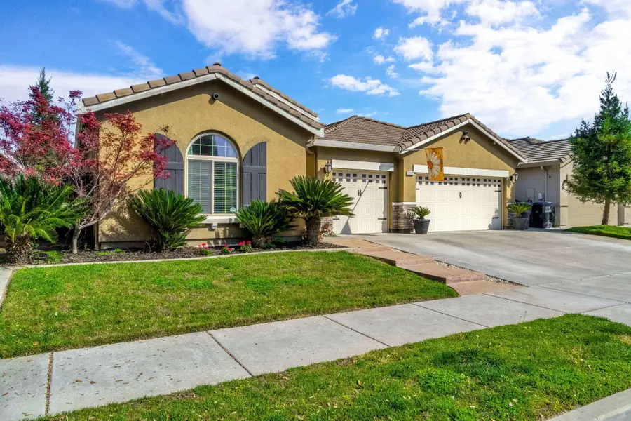 3522 W Elowin Avenue, Visalia, CA 93291 - #3