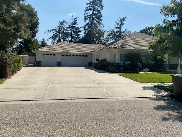 1110 Grove Drive, Tulare, CA 93274 - #2