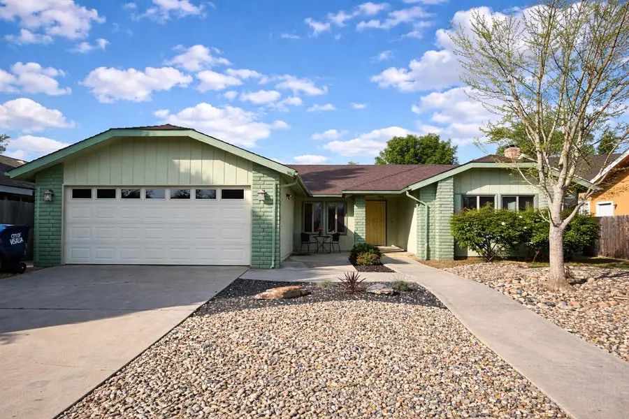 2020 E Four Creeks Court, Visalia, CA 93292 - #2