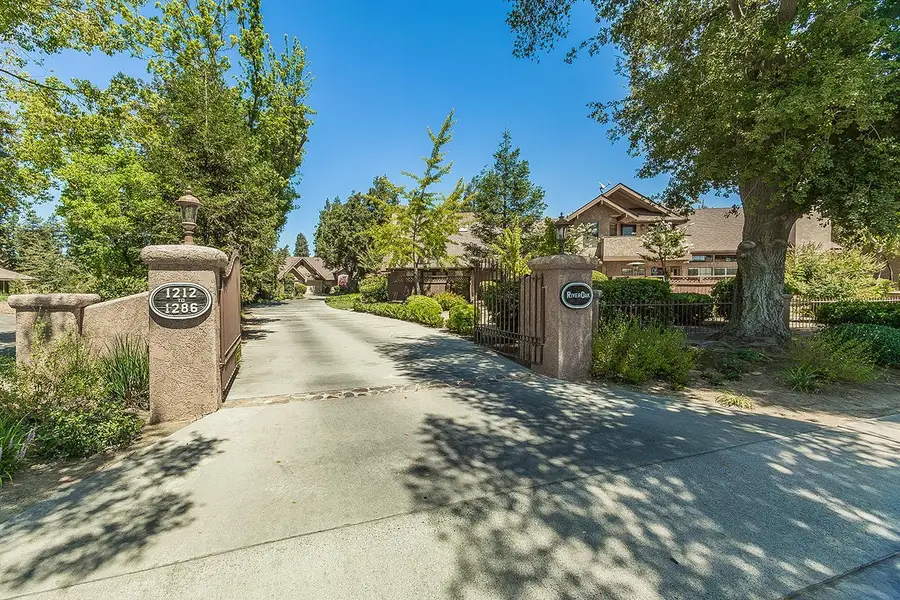 1282 W Flora Avenue, Reedley, CA 93654 - #3