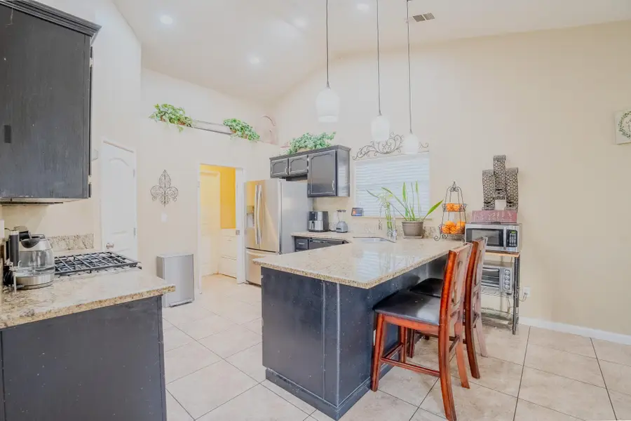 3931 E Elowin Avenue, Visalia, CA 93292 - #2