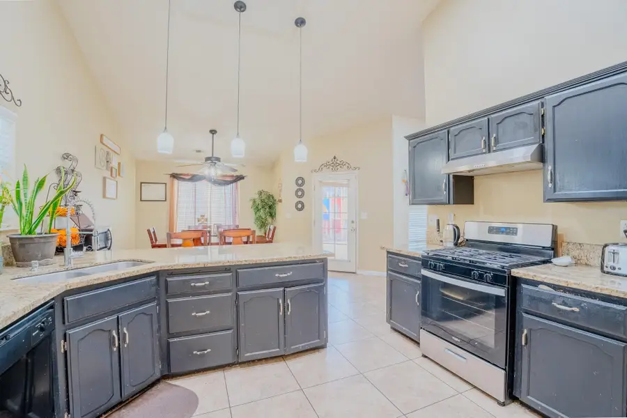 3931 E Elowin Avenue, Visalia, CA 93292 - #3