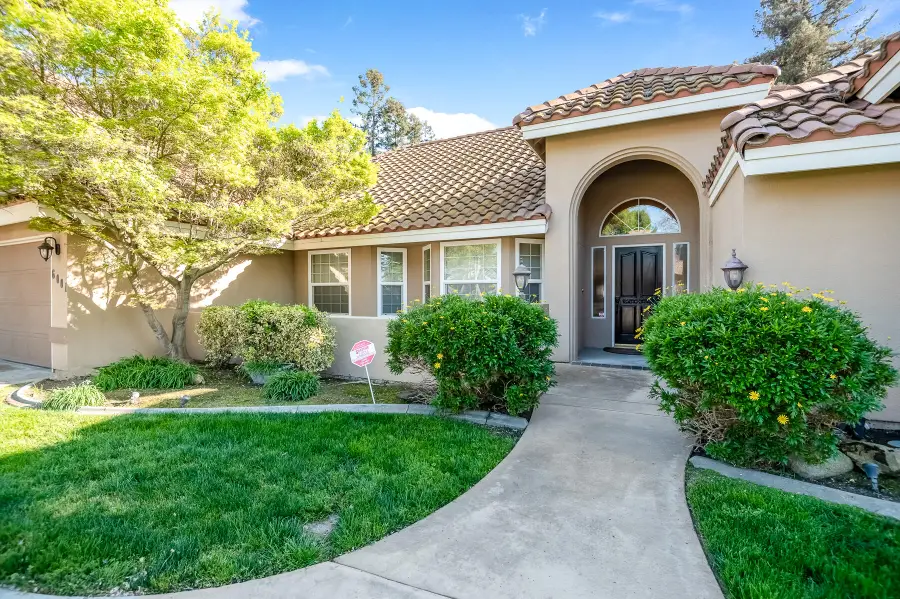 6001 W Mary Court, Visalia, CA 93277 - #2