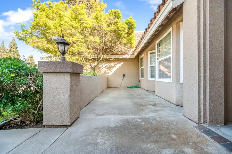 6001 W Mary Court, Visalia, CA 93277 - #3