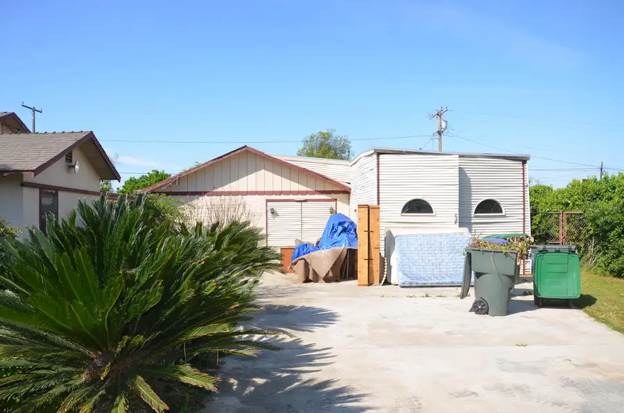 1109 N Willis Street, Visalia, CA 93291 - #2