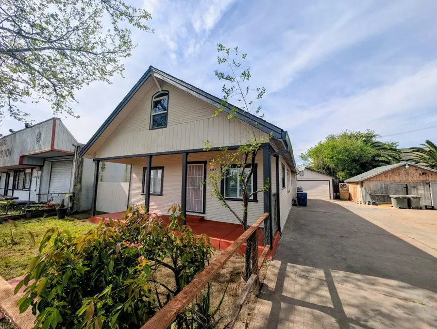 2549 Del Paso Boulevard, Sacramento, CA 95815 - #2