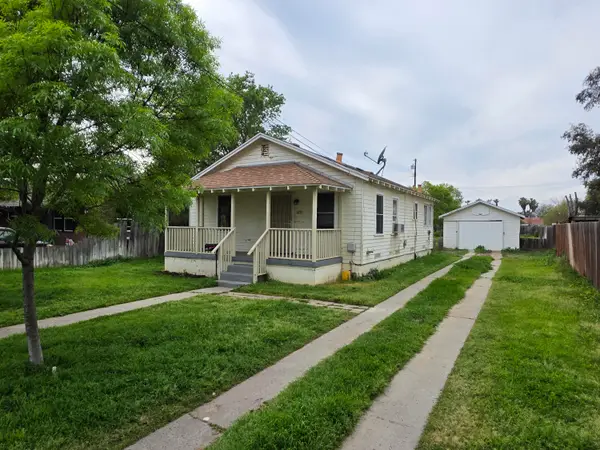 1032 N Brown Street, Hanford, CA 93230