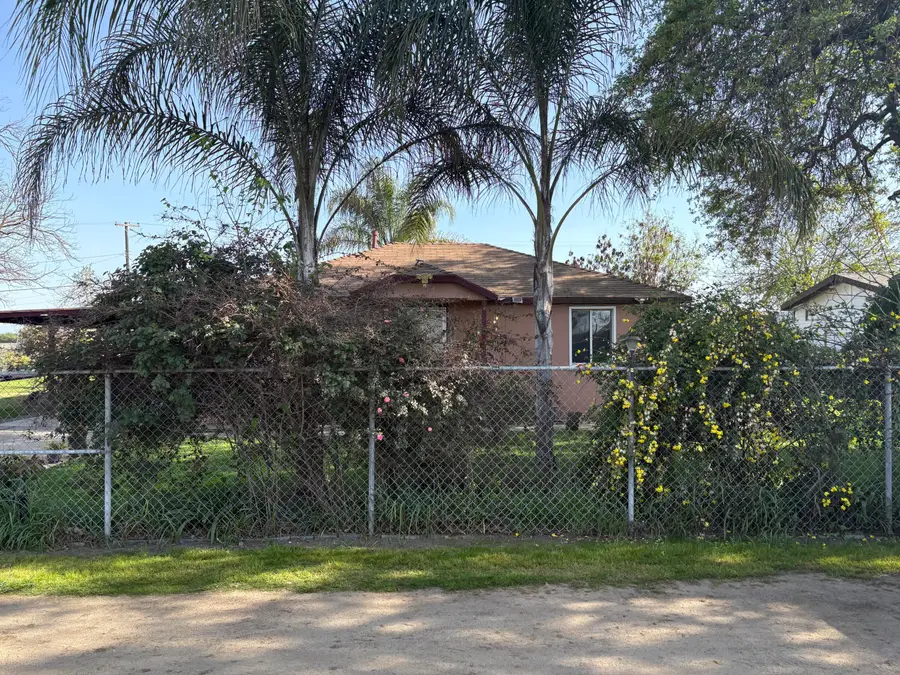 525 W Prine Drive, Tulare, CA 93274 - #2