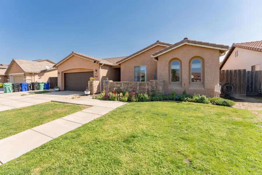 936 N Red Oak Street, Porterville, CA 93257 - #3