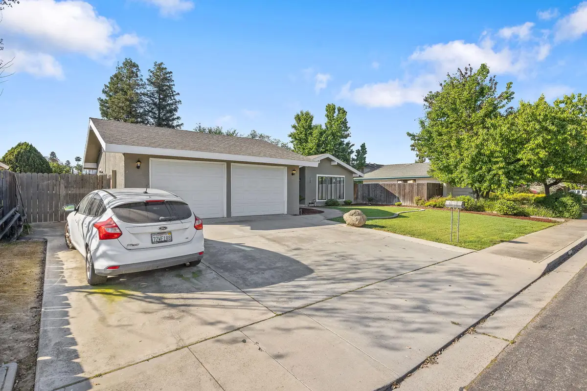 2125 Holt Avenue, Sanger, CA 93657 - #1