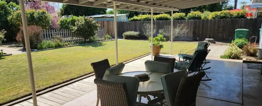 681 W Belleview Avenue, Porterville, CA 93257 - #2