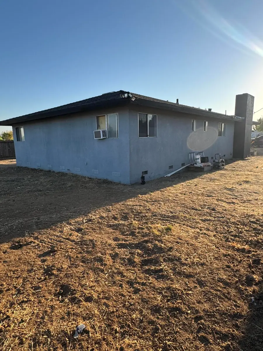 579 S Villa Street, Porterville, CA 93257 - #3