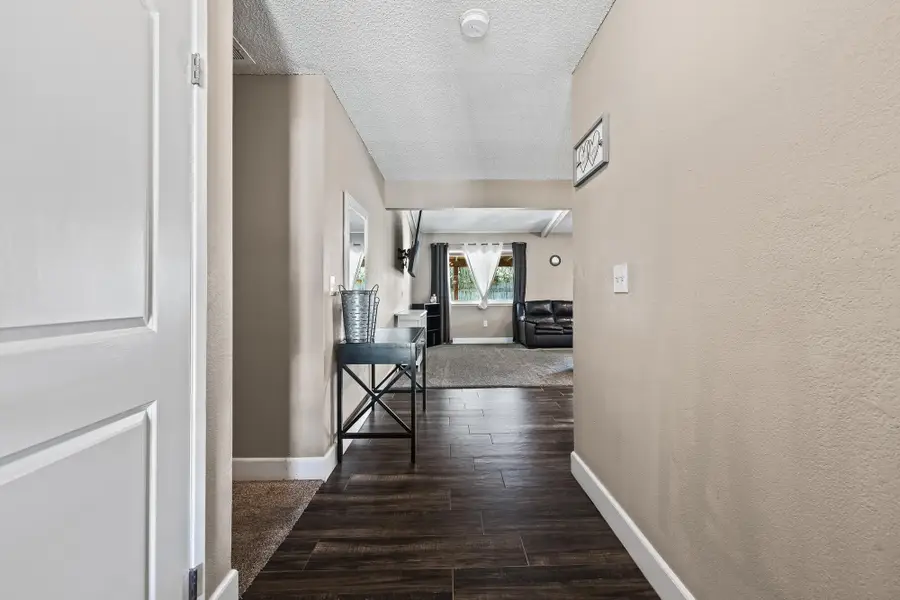 1363 Stanford Place, Hanford, CA 93230 - #3