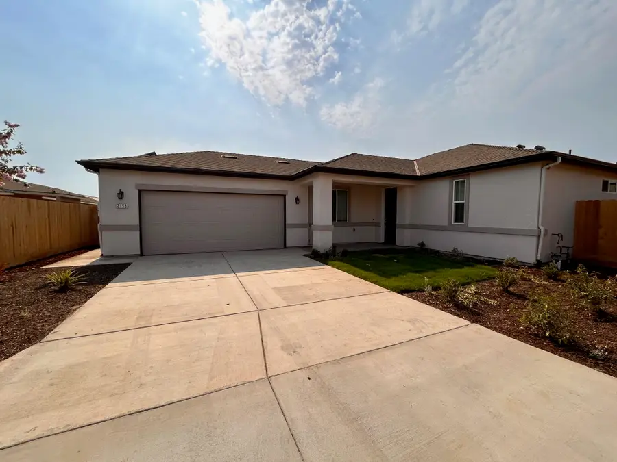 2158 Bolton Avenue, Tulare, CA 93274 - #2