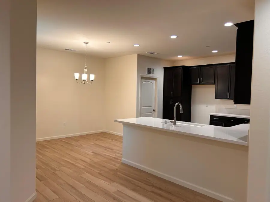 2158 Bolton Avenue, Tulare, CA 93274 - #3