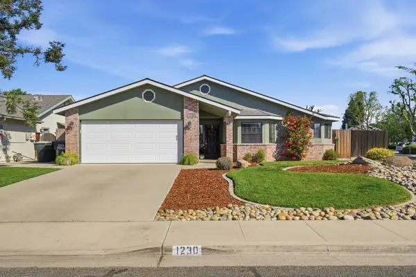 1230 W La Vida Court, Visalia, CA 93277