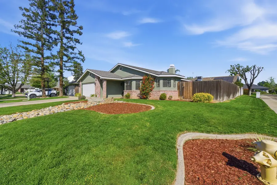 1230 W La Vida Court, Visalia, CA 93277 - #3