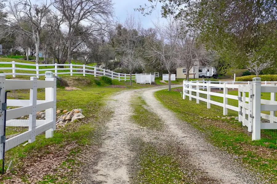 44755 Savage Road, Coarsegold, CA 93614 - #2