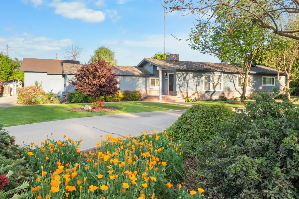 214 N Linwood Street, Visalia, CA 93291 - #1