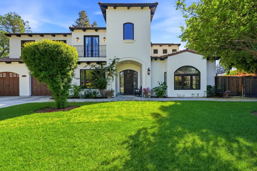 3939 W Robinwood Court W, Visalia, CA 93291 - #2