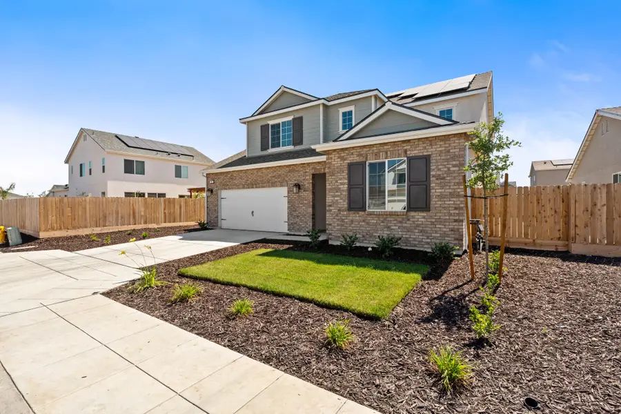 744 S Apple Street, Dinuba, CA 93618 - #2