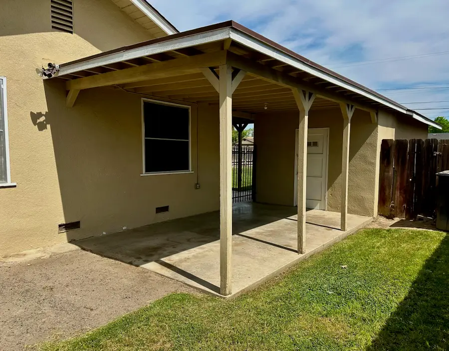 1319 N Richmond Avenue, Hanford, CA 93230 - #3