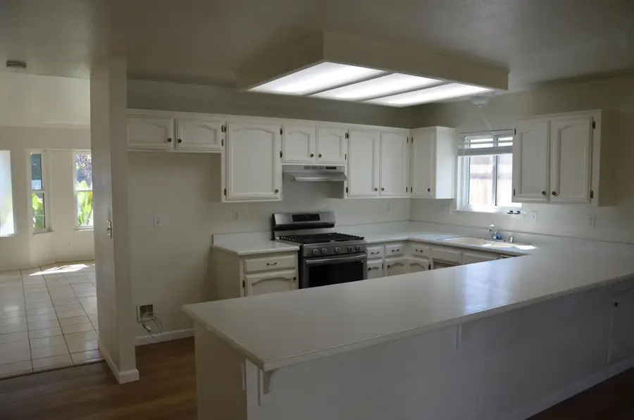 634 W Vassar Avenue, Visalia, CA 93277 - #3