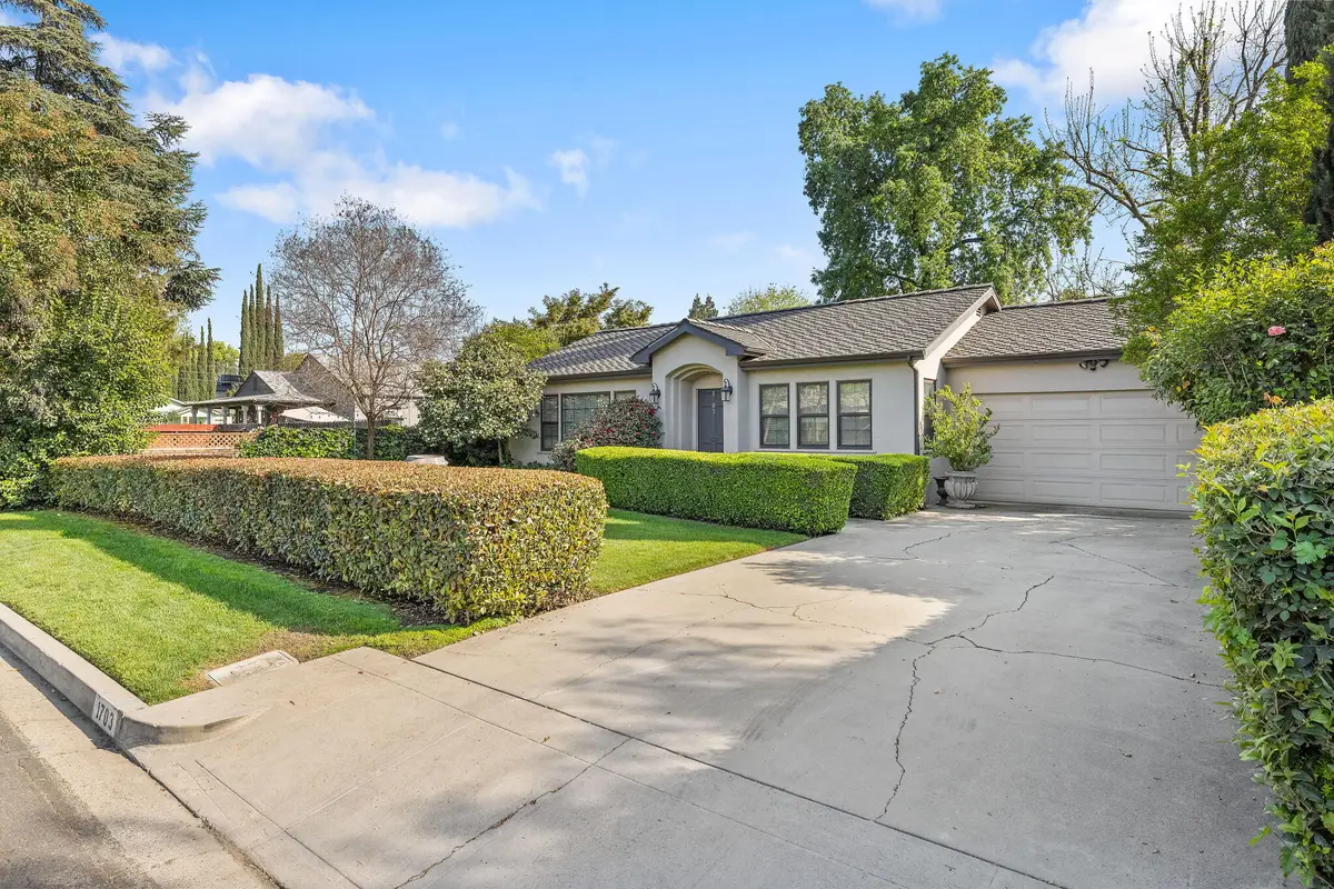 1703 W Kaweah Avenue, Visalia, CA 93277 - #1